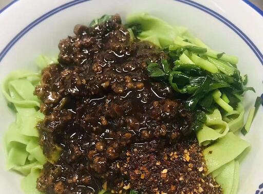 油潑菠菜面